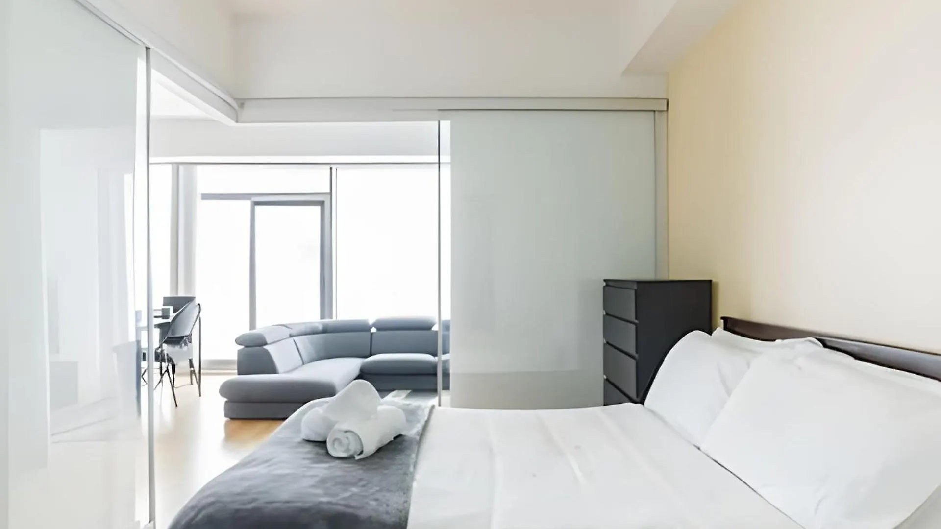 The One Hotel Toronto 0*,